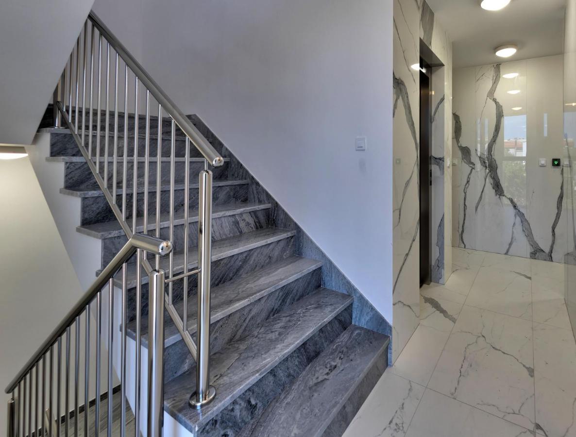 Amare Apartment Promajna